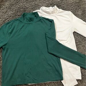 GAP Modern Tees in Deep Green & White